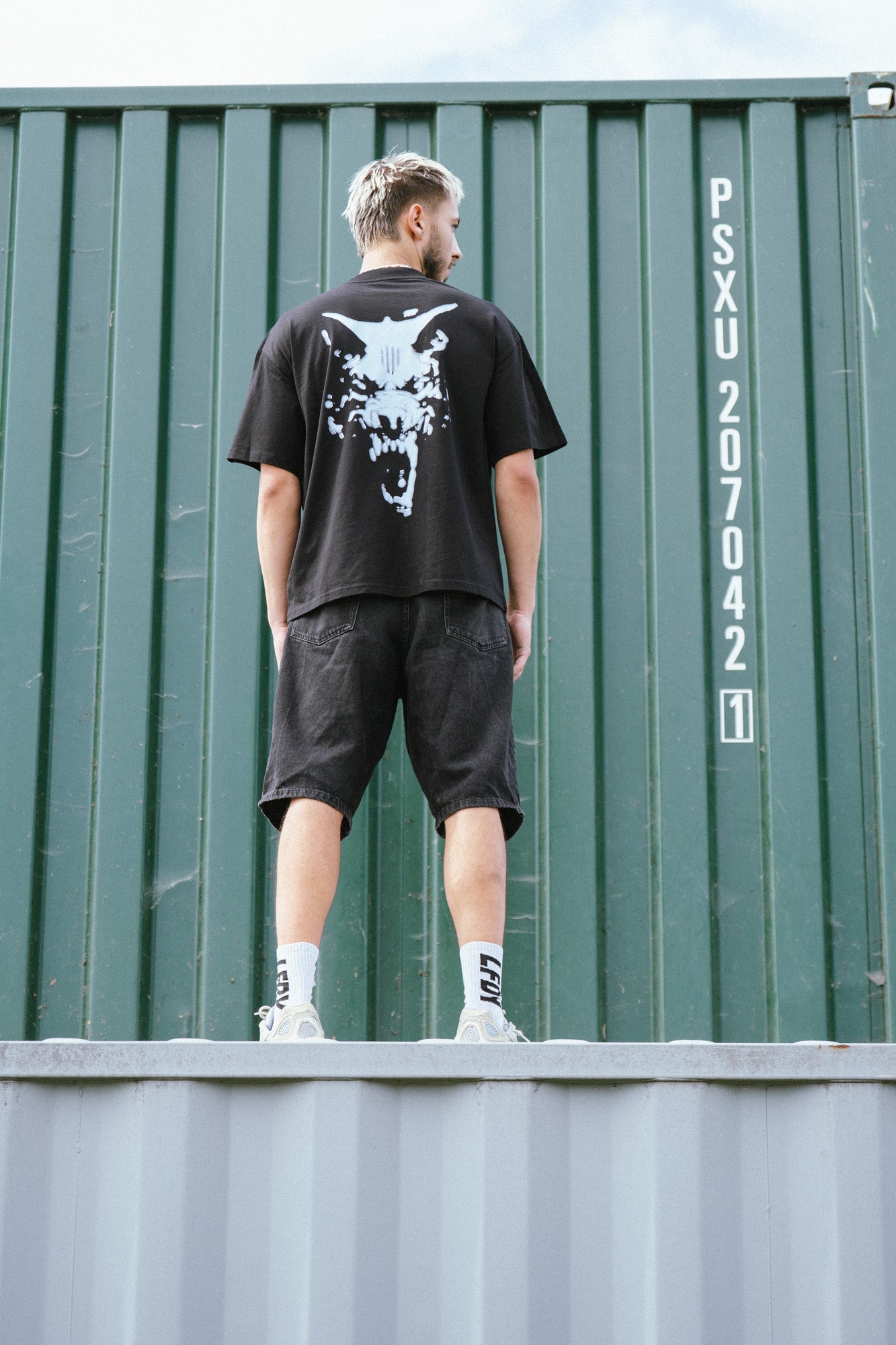 Hade Cage Dog Oversized Shirt I Echelon Festival